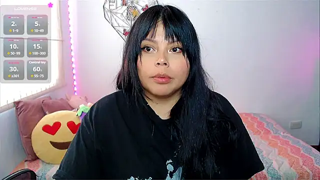 Snapshot of EllieMoonX chatting on May 2026 09:57:02 PM EllieMoonX online show from May 2026 09:57:02 PM