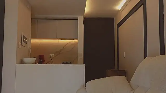 AbrilColls  online show from October 2025 06:50:02 AM