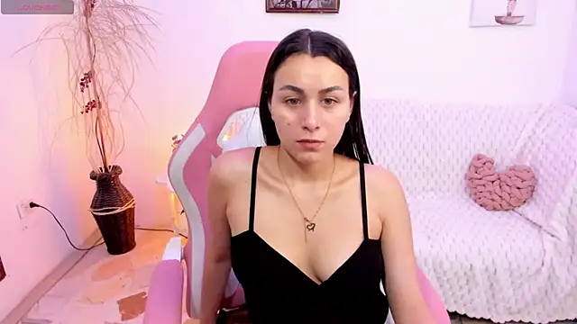 Snapshot of EmmaMyers1 chatting on May 2026 08:50:02 PM EmmaMyers1 online show from May 2026 08:50:02 PM