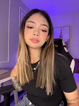 HoneyMollyX online show from April 2026 01:06:02 PM