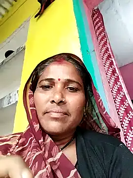 Snapshot of R_sehjal chatting on October 2025 06:48:01 AM R sehjal online show from October 2025 06:48:01 AM