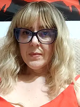 Amelialove42 online show from April 2026 07:55:01 PM