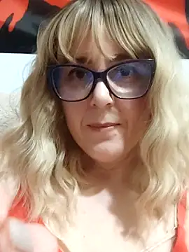 Amelialove42 online show from April 2026 07:15:01 PM