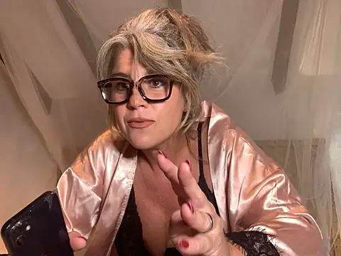 Wild-RosaBlue online show from October 2025 11:49:01 PM