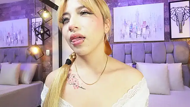 Sophia Bellucci online show from November 2025 12:38:01 PM