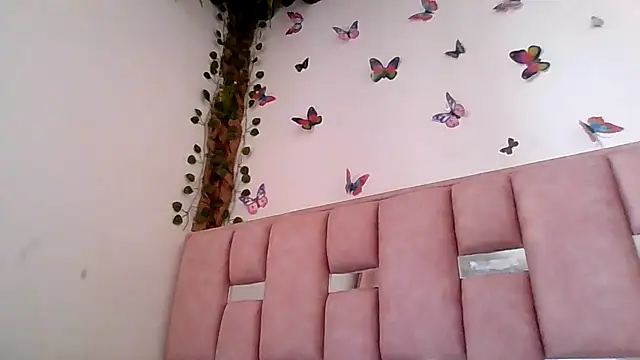 Snapshot of abby_moss_2 chatting on June 2026 07:19:01 PM abby moss 2 online show from June 2026 07:19:01 PM