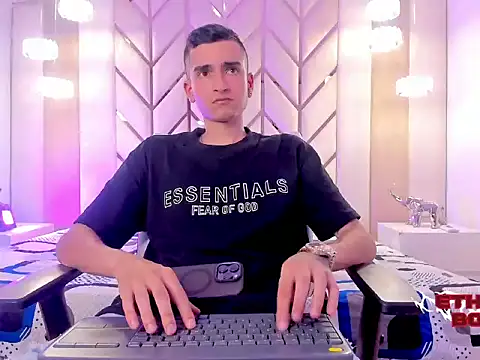 Ethan Boy  online show from February 2026 07:50:02 PM