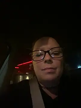 Snapshot of EdNEmSexyBlend chatting on October 2025 02:23:02 AM EdNEmSexyBlend online show from October 2025 02:23:02 AM