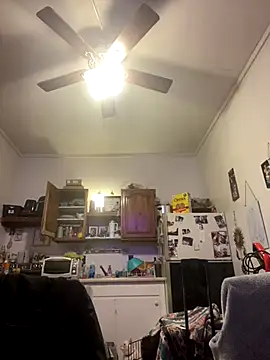 Snapshot of EdNEmSexyBlend chatting on October 2025 11:50:04 PM EdNEmSexyBlend online show from October 2025 11:50:04 PM