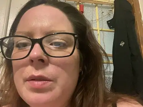 Snapshot of EdNEmSexyBlend chatting on April 2026 06:25:02 AM EdNEmSexyBlend online show from April 2026 06:25:02 AM