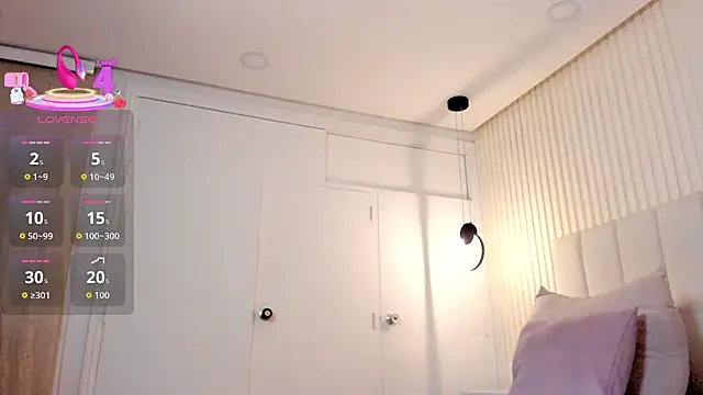 amira sanz online show from December 2025 01:48:02 AM