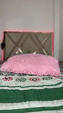 Jacovo2002 online show from October 2025 05:20:02 PM