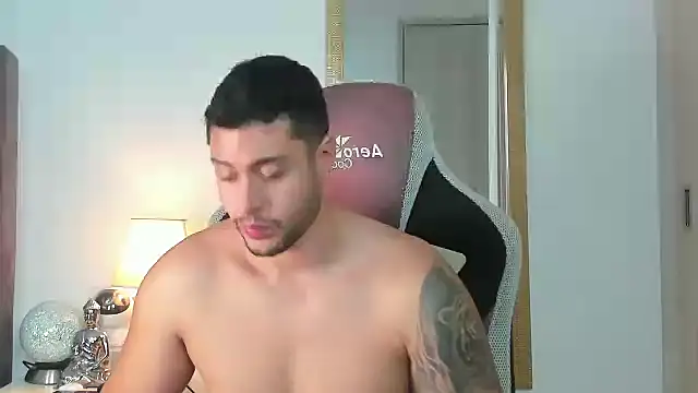 Snapshot of Ken_mailik1 chatting on October 2025 07:14:01 PM Ken mailik1 online show from October 2025 07:14:01 PM