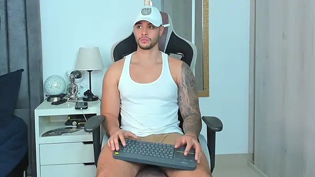 Snapshot of Ken_mailik1 chatting on November 2025 11:05:01 PM Ken mailik1 online show from November 2025 11:05:01 PM