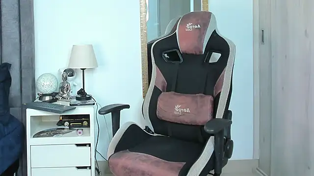 Snapshot of Ken_mailik1 chatting on November 2025 10:10:02 PM Ken mailik1 online show from November 2025 10:10:02 PM