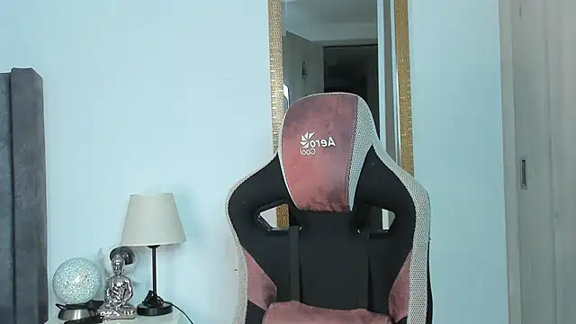 Snapshot of Ken_mailik1 chatting on November 2025 10:43:01 PM Ken mailik1 online show from November 2025 10:43:01 PM