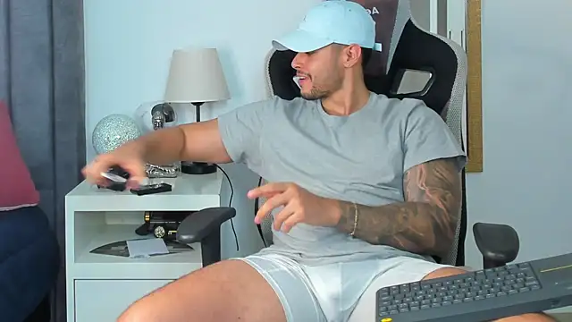 Snapshot of Ken_mailik1 chatting on November 2025 06:14:01 AM Ken mailik1 online show from November 2025 06:14:01 AM