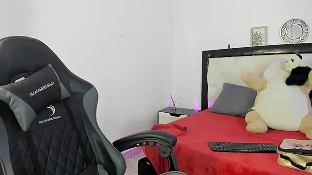 Barbieteeen online show from November 2025 05:19:01 AM