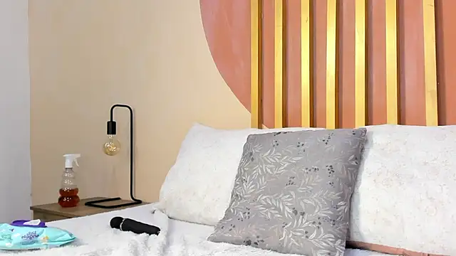 Jake AndNicole online show from December 2025 01:24:02 AM