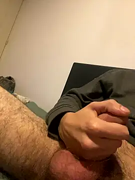 LittleGuyyy9 online show from October 2025 08:20:01 PM