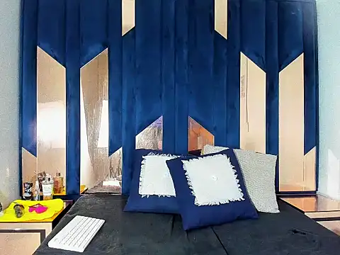 Perla Jonhson Rs online show from October 2025 01:36:03 PM