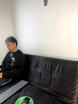 mirallesandbig online show from November 2025 09:30:02 PM