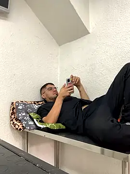 mirallesandbig online show from January 2026 04:55:01 PM