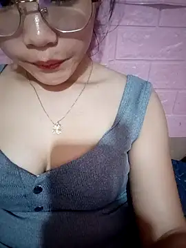 Snapshot of Rose-nice chatting on October 2025 05:18:02 AM Rose-nice online show from October 2025 05:18:02 AM
