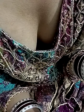 Snapshot of HOT-CPL-11 chatting on November 2025 05:58:02 PM HOT-CPL-11 online show from November 2025 05:58:02 PM