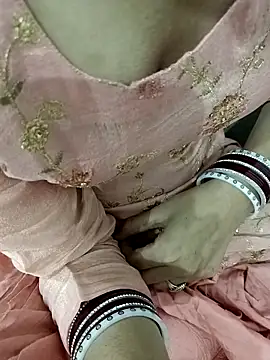 Snapshot of HOT-CPL-11 chatting on November 2025 05:55:02 PM HOT-CPL-11 online show from November 2025 05:55:02 PM