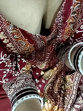 Snapshot of HOT-CPL-11 chatting on November 2025 05:56:01 PM HOT-CPL-11 online show from November 2025 05:56:01 PM