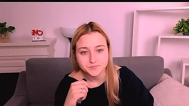 Lulu   Moon online show from February 2026 09:44:02 PM