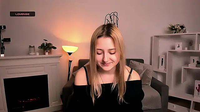 Lulu   Moon online show from April 2026 08:58:01 PM