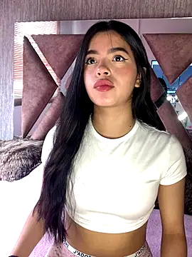 LunaMoore Pink online show from October 2025 01:57:02 PM