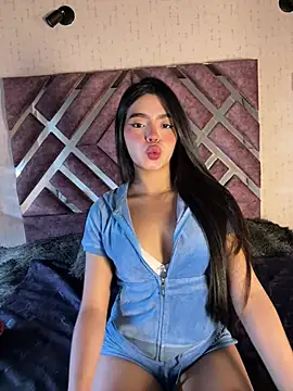 LunaMoore Pink online show from March 2026 12:42:02 PM