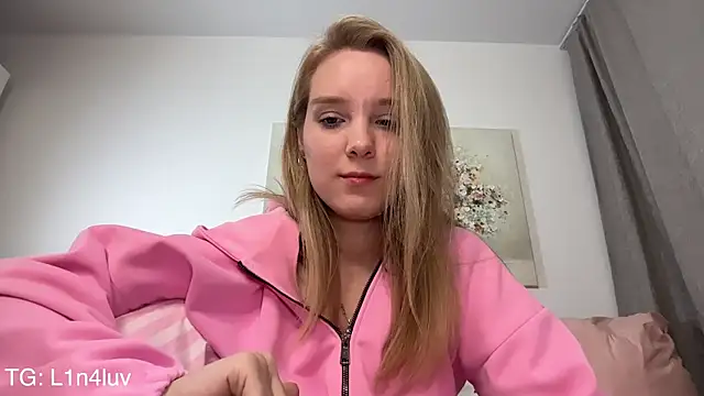 AIicaparkerc online show from April 2026 06:16:01 PM