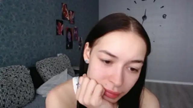 Daphne Darkthorn online show from November 2025 12:27:02 PM