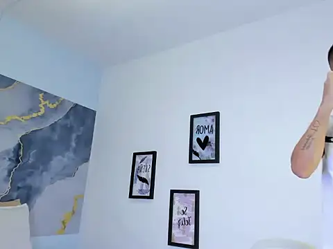 latin crissex online show from November 2025 01:10:01 PM