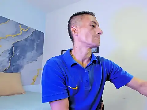 latin crissex online show from November 2025 01:10:01 PM