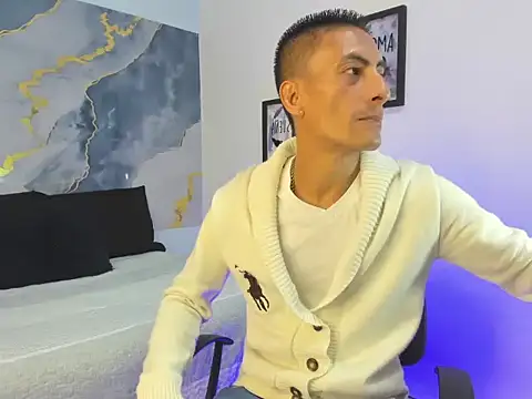 latin crissex online show from November 2025 12:27:02 PM