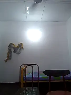 Expose Queen online show from June 2026 06:42:02 PM