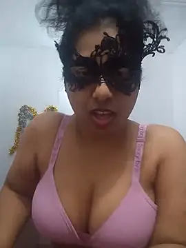 Expose Queen online show from July 2026 06:36:01 PM