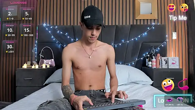 DerryAndIzzy online show from October 2025 03:53:02 AM