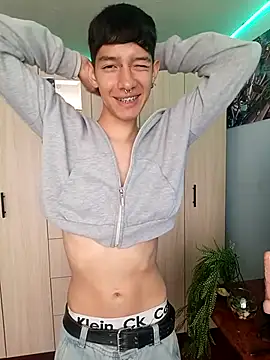 heyy noah11 online show from November 2025 06:42:02 PM