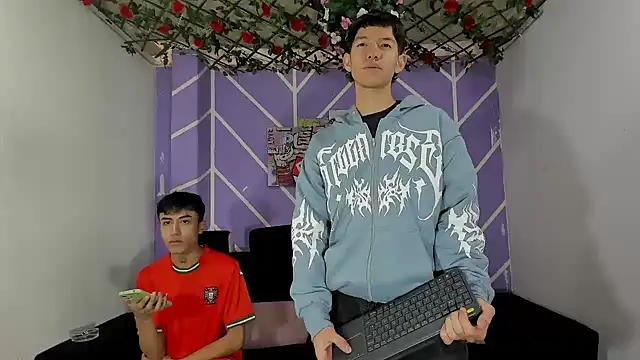 heyy noah11 online show from February 2026 01:30:02 PM