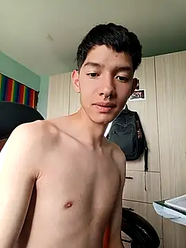 Snapshot of heyy_noah11 chatting on April 2026 08:57:02 PM heyy noah11 online show from April 2026 08:57:02 PM