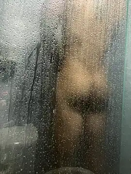 Molotov Explosive online show from November 2025 09:46:01 PM