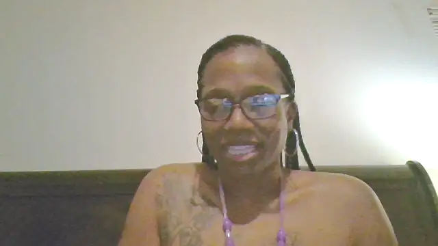 SweetCandy85 online show from October 2025 03:06:01 AM