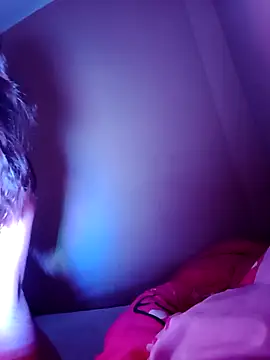 Snapshot of xcodigorojo chatting on November 2025 05:06:01 AM xcodigorojo online show from November 2025 05:06:01 AM