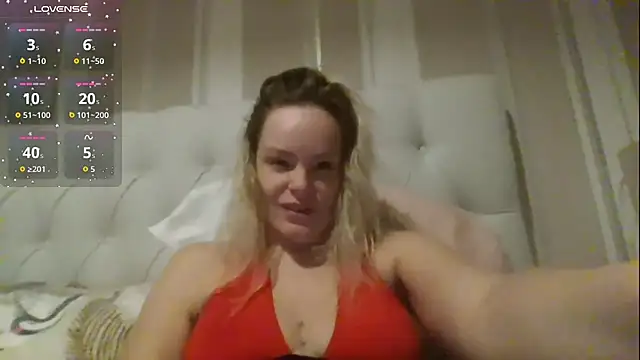 Snapshot of SUGER-SPICE chatting on October 2025 06:52:01 PM SUGER-SPICE online show from October 2025 06:52:01 PM